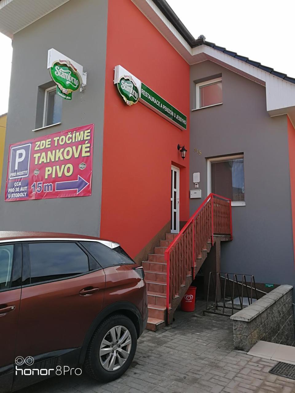 Restaurace A Penzion U Jessyho Perná Eksteriør bilde